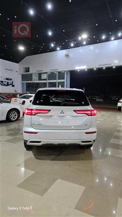 ميتسوبيشي اوتلاندر